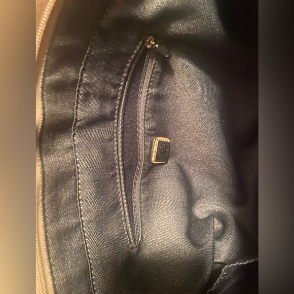 Guess Quilted Tote - Picture 15 of 16